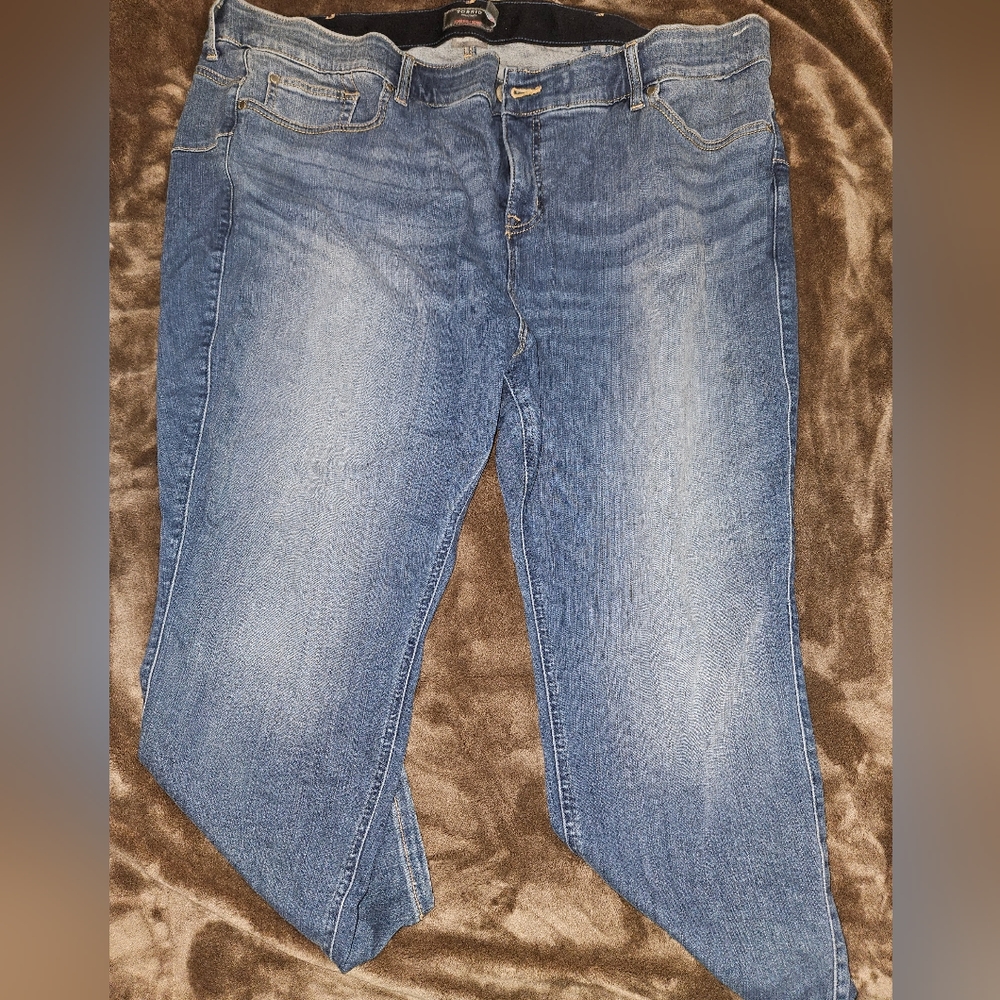 Torrid Bombshell Jeans Size 28 Extra Short
